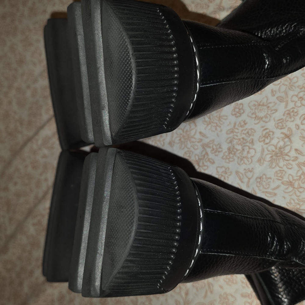 LÄSTShane Black Front Zip Leather Boots - Picture 10 of 13